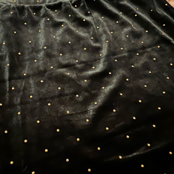 Green velvet mini skirt with gold dots - Picture 3 of 5